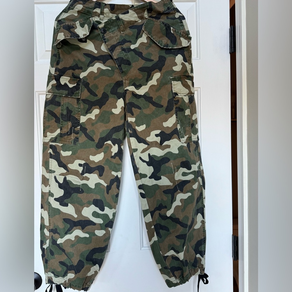 Women's Camouflage Cargo Joggers XS KBB Kahlana